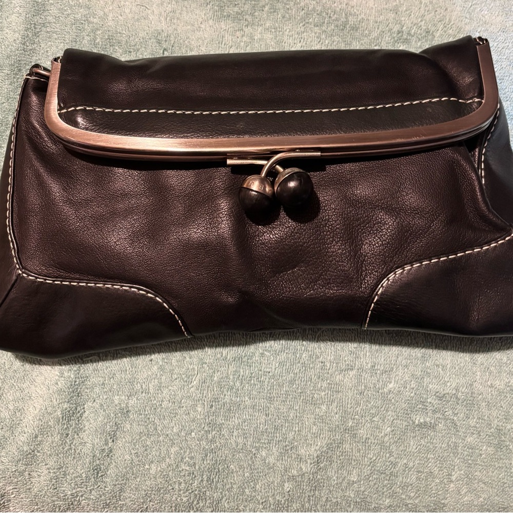 BCBGMAXAZRIA  kid leather clutch crossbody